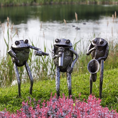 LargeGardenOrnaments Frogs